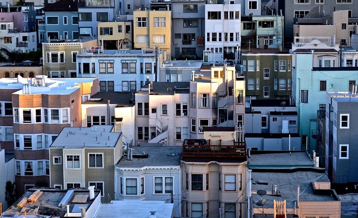 Landscape photo of many medium-sized apartment buildings